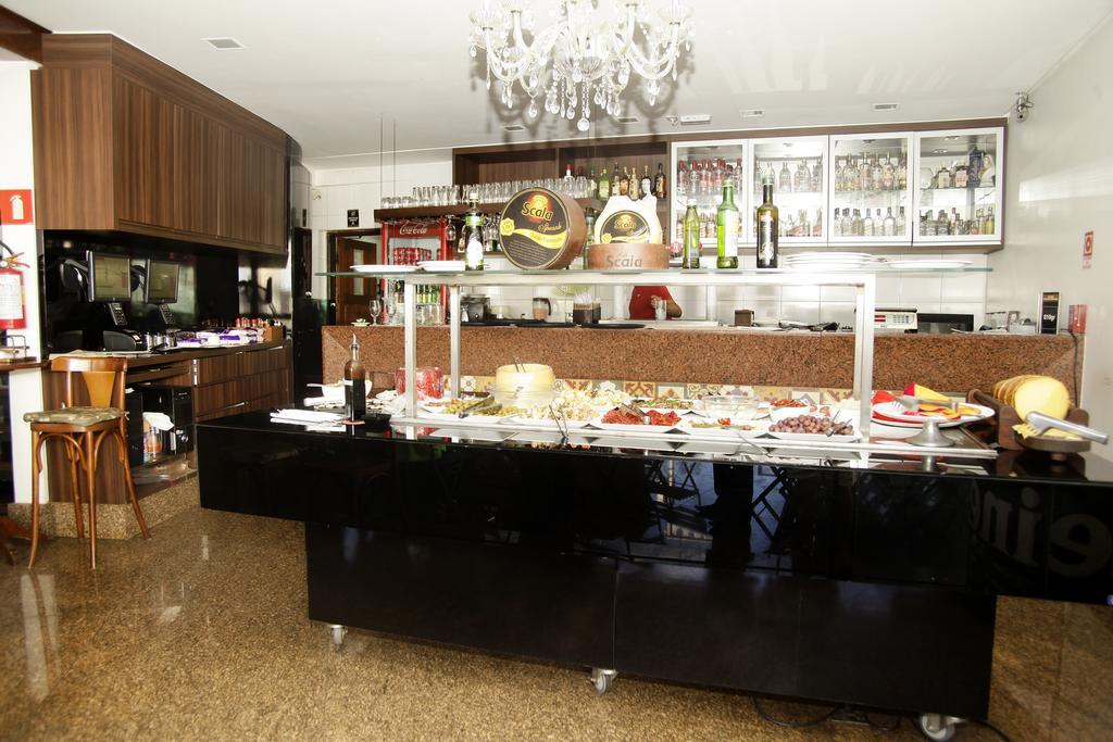 Galatas Central Hotel Patos de Minas Buitenkant foto