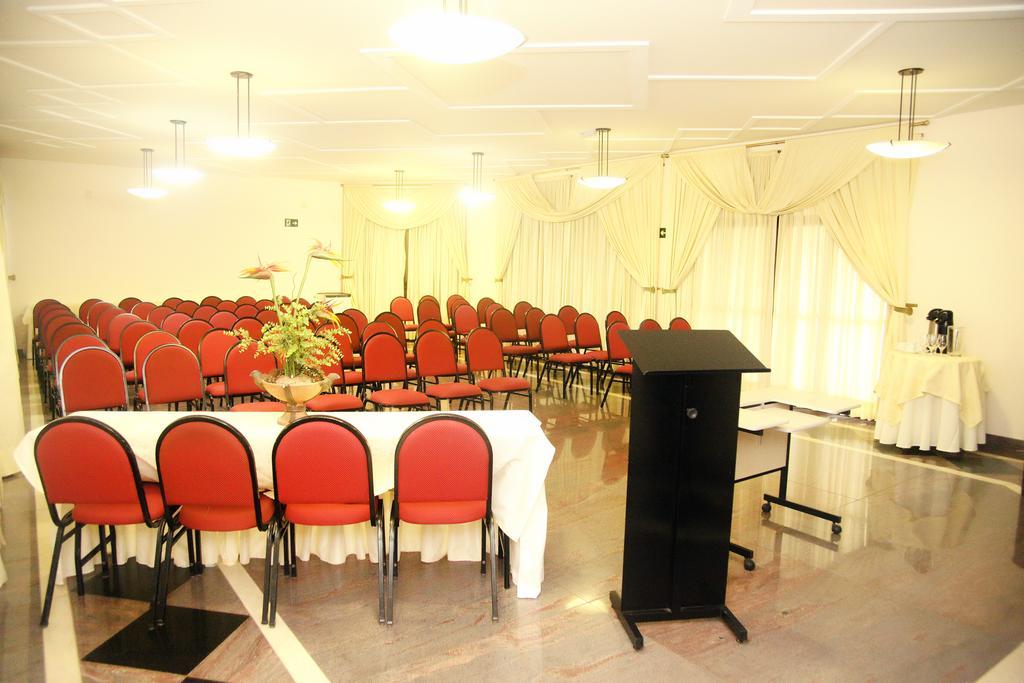 Galatas Central Hotel Patos de Minas Buitenkant foto