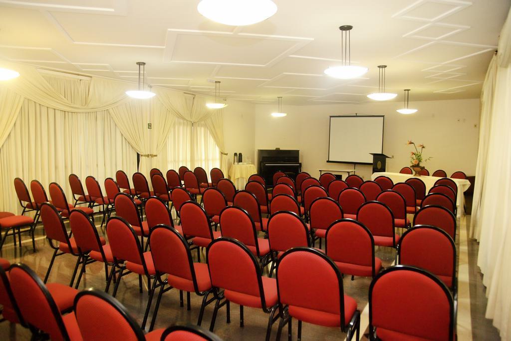 Galatas Central Hotel Patos de Minas Buitenkant foto