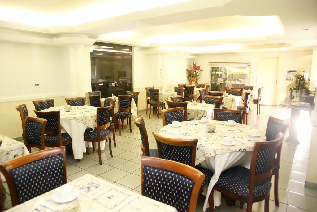 Galatas Central Hotel Patos de Minas Buitenkant foto